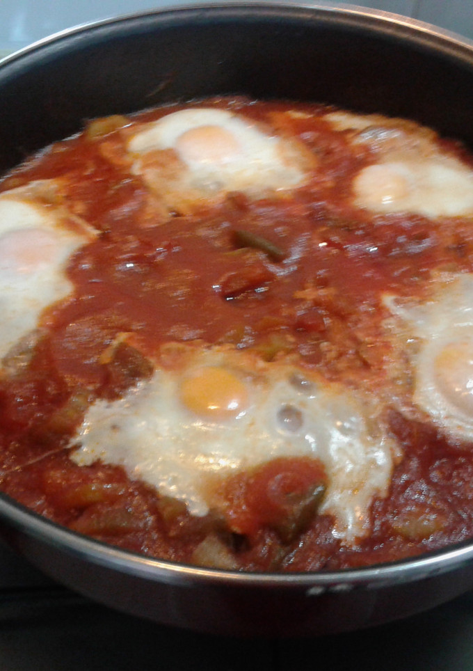 Una foto de Pisto con huevos 