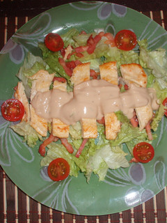 Una foto de Ensalada de pollo Gepetto