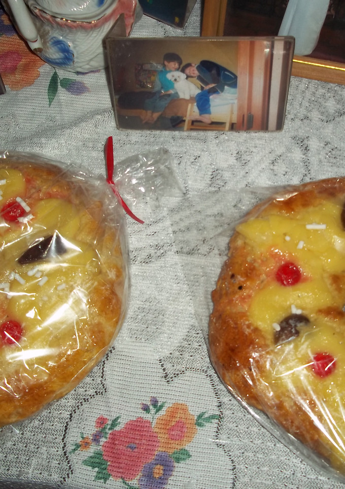 Una foto de Rosca de pascua con crema pastelera