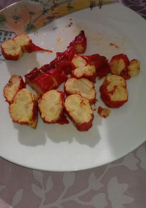 Una foto de Pimientos rojos rellenos de tortilla de patatas