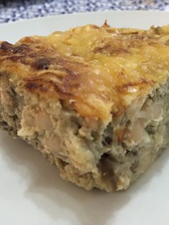 Una foto de Pastel de berenjena y alubias