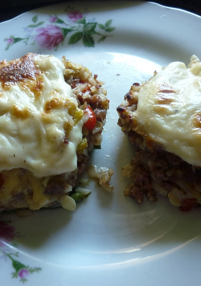 Una foto de Zapallitos rellenos de carne y arroz