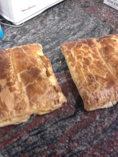 Una foto de Empanada de atún con olivas
