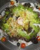 Ensalada de hoja roble y pavo
