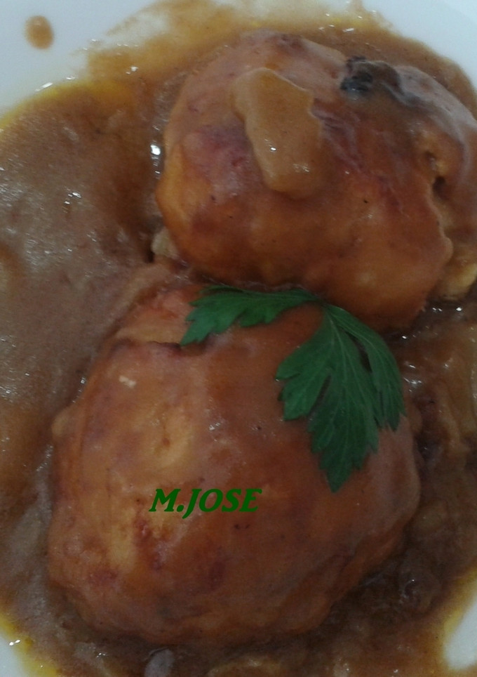 Una foto de Patatas en puré rellenas con carne picada a lo pobre