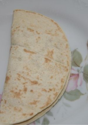 Una foto de Tortillas mexicanas con pollo y calabacín