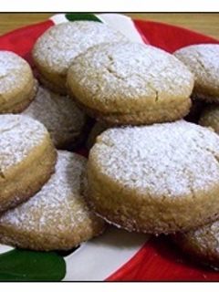 Una foto de Polvorones de nuez