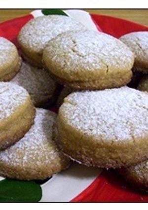 Una foto de Polvorones de nuez