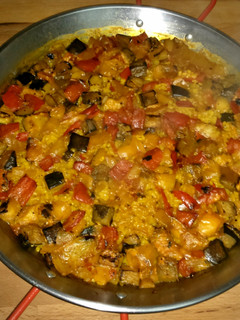 Una foto de Paella de verduras