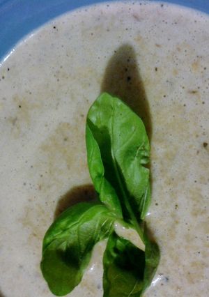 Una foto de Sopa crema de cebollas doradas