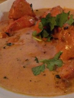 Una foto de Pollo korma