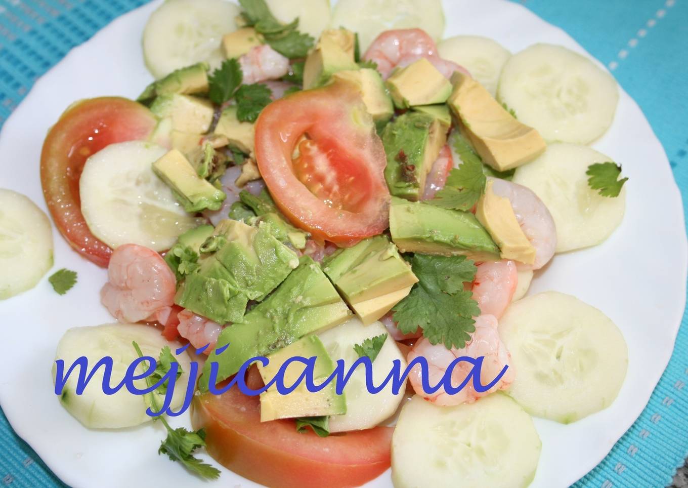 Ensalada de gamba y aguacate mexicana