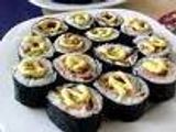 Sushi de aguacate y salmón