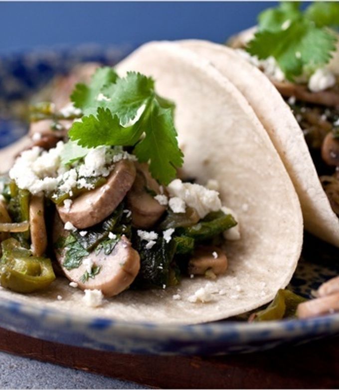 Foto principal de Tacos con champiñones y chile poblano