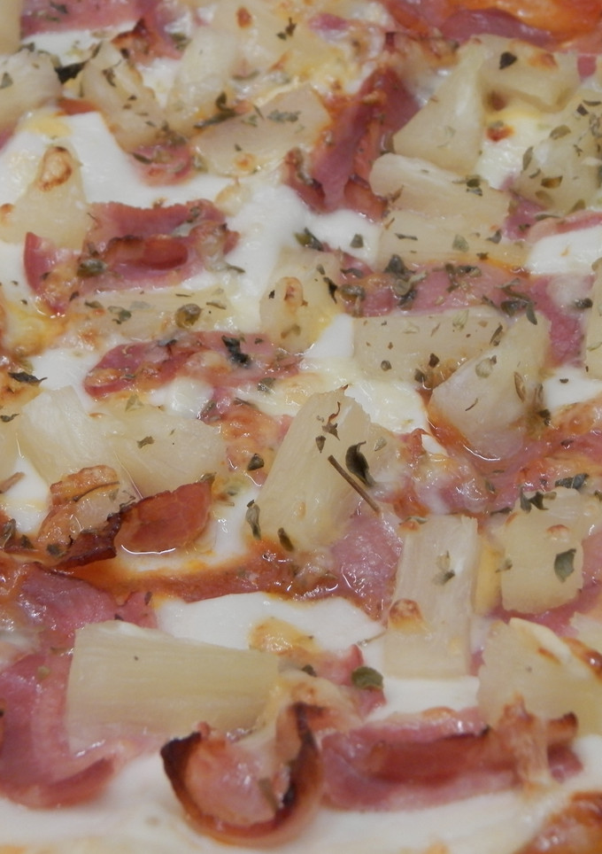 Una foto de Pizza de beicon con piña