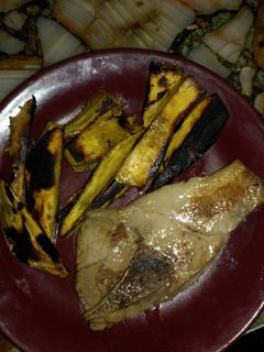 Una foto de Bife de chancho con batatas a la plancha