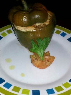 Una foto de Pimientos morrones rellenos de carne