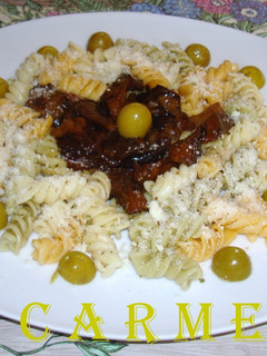 Una foto de Ensalada tricolor de pasta y setas