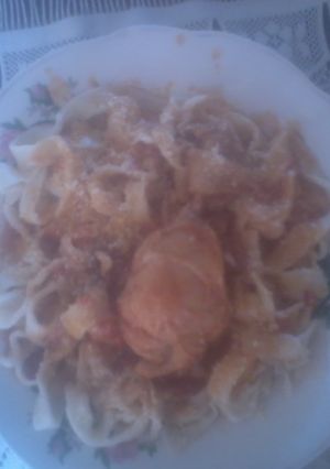 Una foto de Fideos caseritos con estofado de pollo