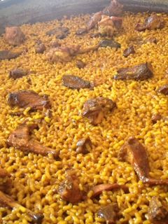 Una foto de Arroz con conejo