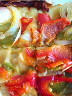 Una foto de Pizza con sofrito de verduras