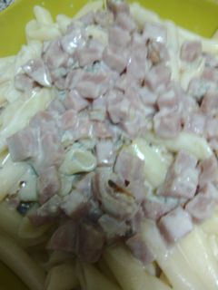 Una foto de Macarrones al roquefort