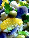 Ensalada de patatas vitelotte y bacalao