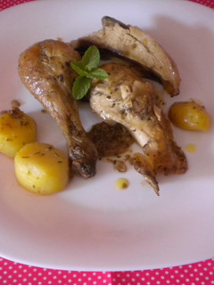 Una foto de Pollo al disco de arado con salsa de cerveza