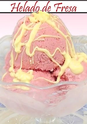 Una foto de Helado de fresa casero