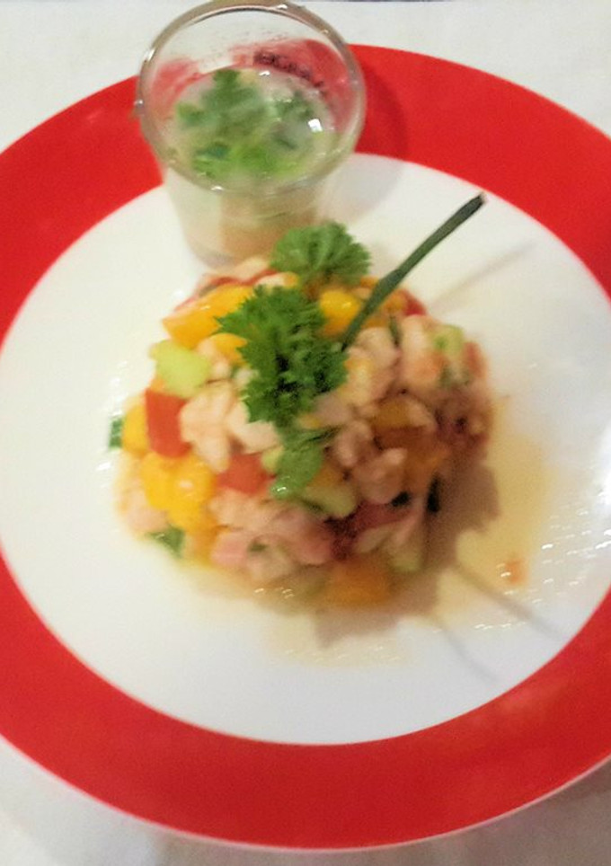 Una foto de Ceviche de pescado con mango