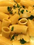 Rigatoni con salsa de queso