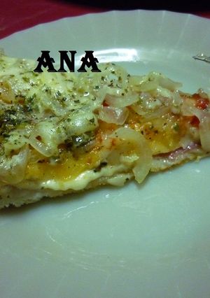 Una foto de PIZZA DE CEBOLLA RELLENA CASERA