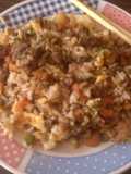 Arroz frito con camarón y carne