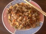 Arroz frito con camarón y carne