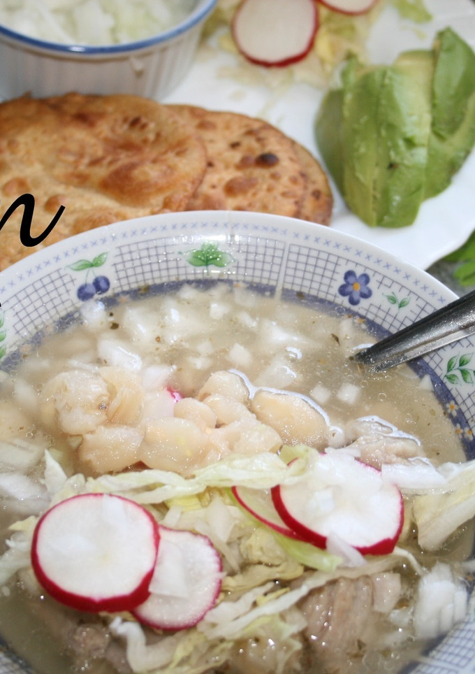 Una foto de Pozole estilo Guerrero (México)