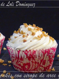 Una foto de Cupcakes con sirope de arce y nueces