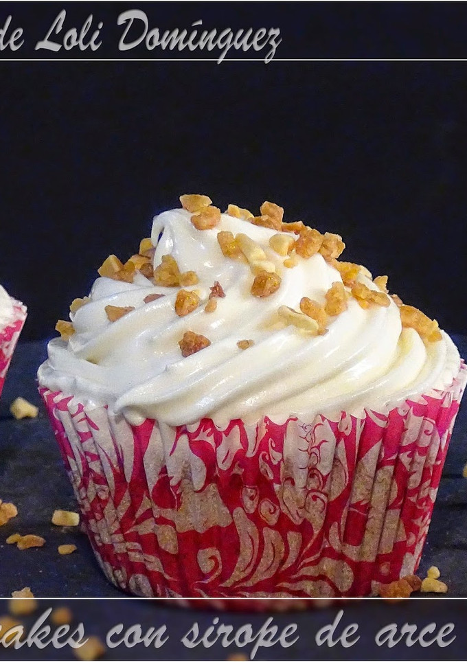 Una foto de Cupcakes con sirope de arce y nueces 