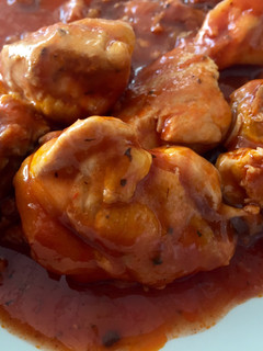 Una foto de Pollo con tomate y choricitos para la salsa