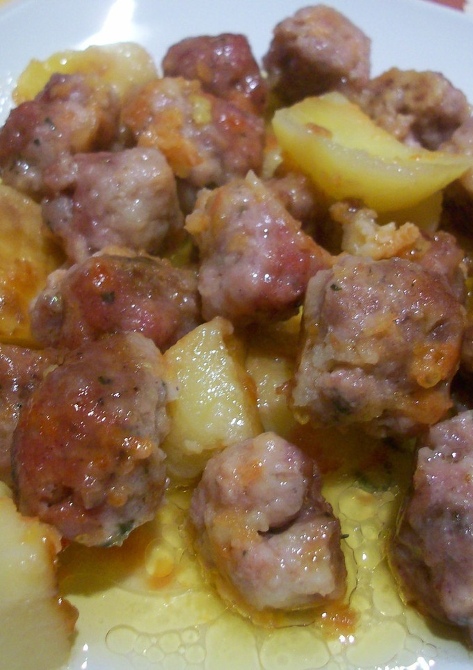Una foto de Albóndigas con patatas