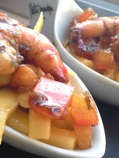 Una foto de Cucharilla de langostinos picantes con mango