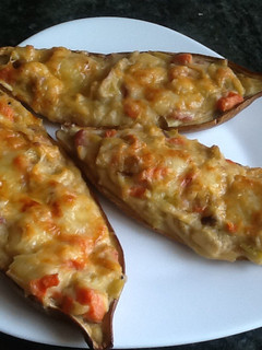 Una foto de Berenjenas rellenas de verdura y longaniza