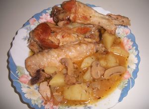 Una foto de Alas de pava en salsa de mi madre