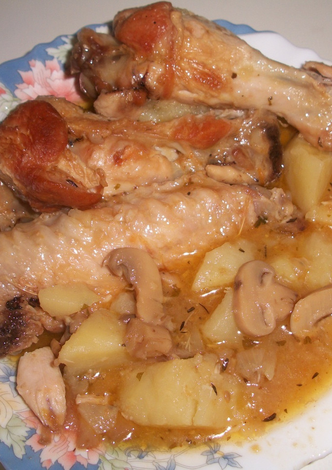 Una foto de Alas de pava en salsa de mi madre