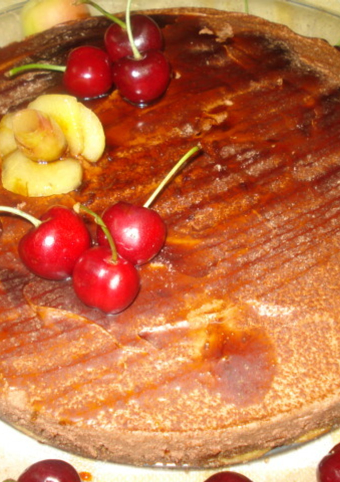 Una foto de Tarta de bizcochos, nueces y mousse de chocolate