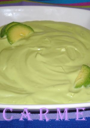 Una foto de Crema fria de calabacín y aguacate (Carme)