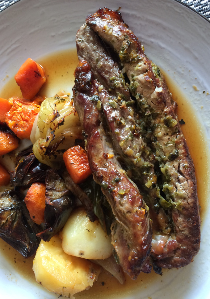 Una foto de Vacío al horno con chimichurri
