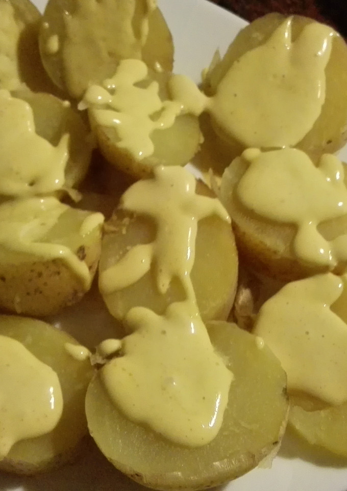 Una foto de Patatas exprés con allioli