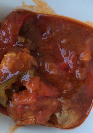 Una foto de Pollo a la portuguesa con salsa de tomate