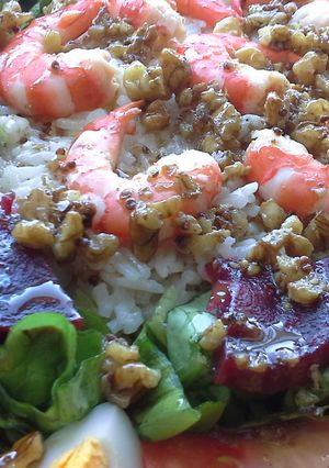 Una foto de Ensalada de arroz thai con gambones