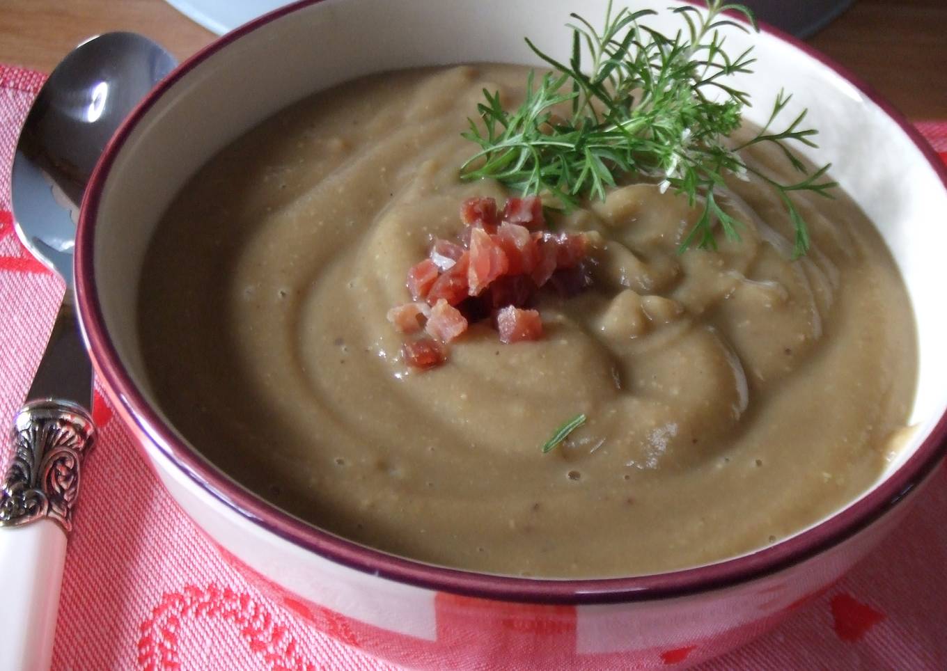 Crema de lentejas indias con castañas